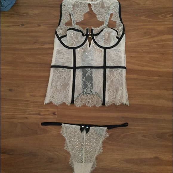 NWOT Sexy lace corset from 2015 VS Fashion show