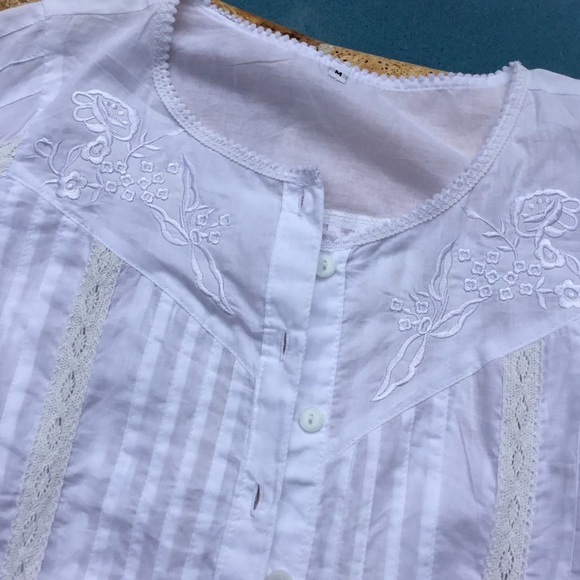 CLOSET CLOSED FOR SUMMER - Picture 4 of 4