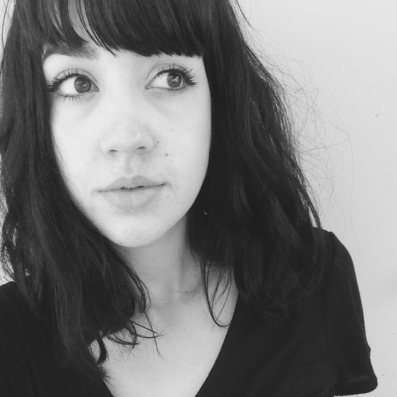 Meet your Posher, Sarah - Picture 2 of 2