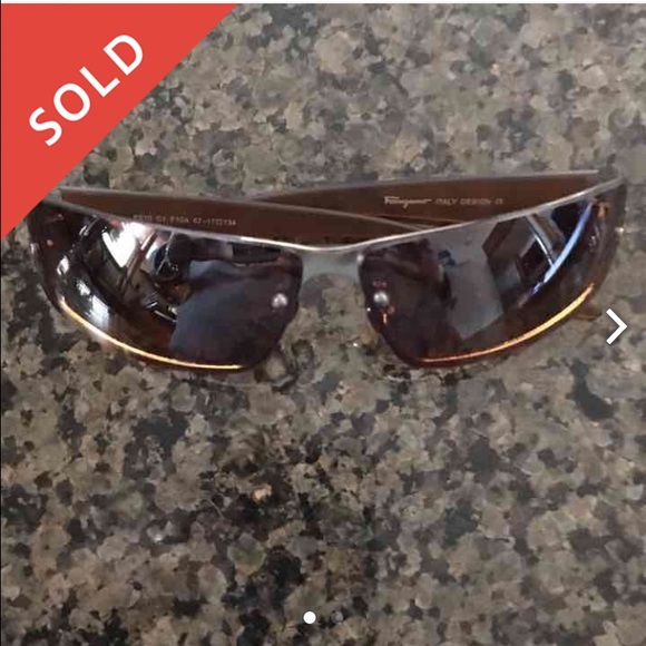 NWOT Ferragamo  brown sunglasses
