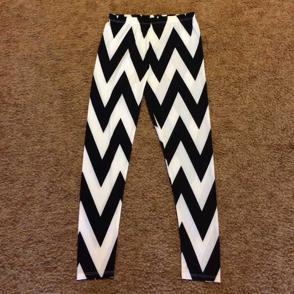 Pants - Black & white chevron leggings