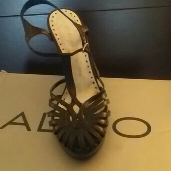 BCBG WEDGES - Picture 2 of 4