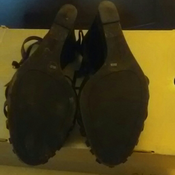 BCBG WEDGES - Picture 3 of 4