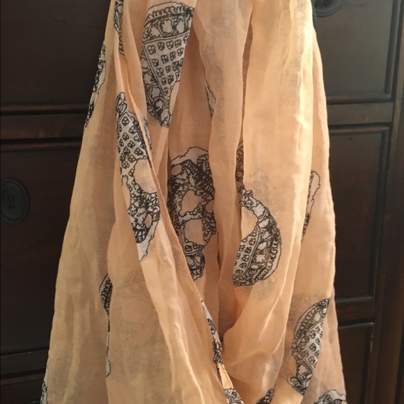 Peach Skull Scarf - Picture 2 of 3