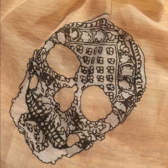 Peach Skull Scarf - Picture 3 of 3