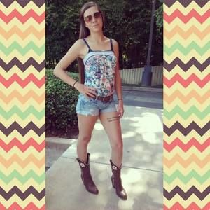 Meet your Posher, Desiree