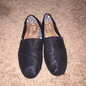 Toms