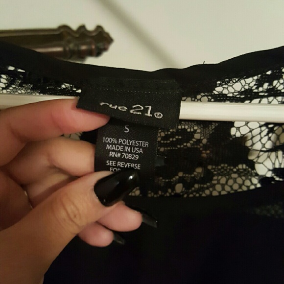 Black blouse - Picture 2 of 3