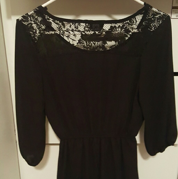 Black blouse - Picture 3 of 3