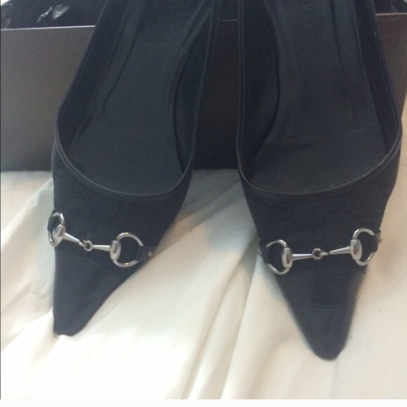 Gucci horsebit pumps black logo kitten heel