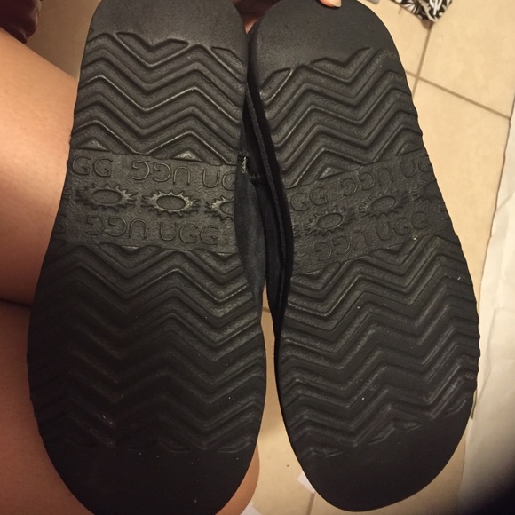 Black ugg boots - Picture 2 of 3