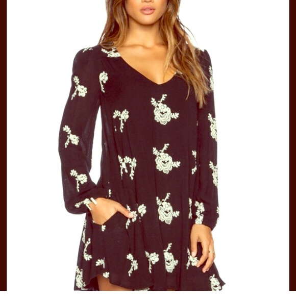 BRAND NEW! FREE PEOPLE B/W FLOWER SHIRT DRESS