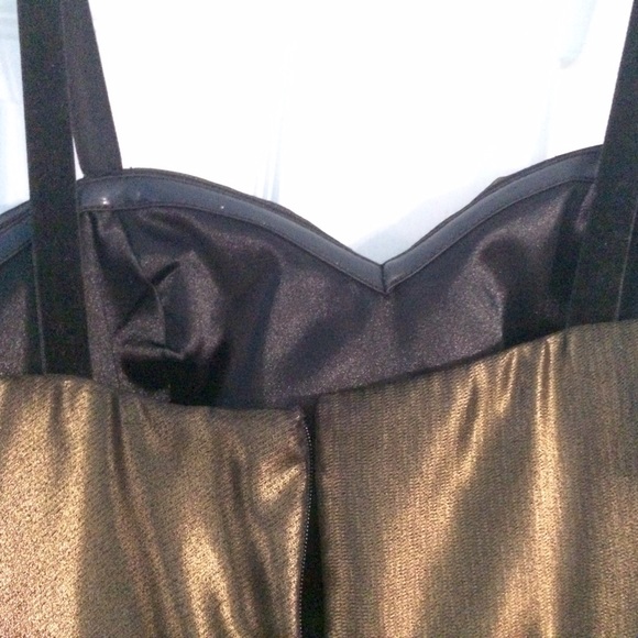 Dress - Picture 3 of 4