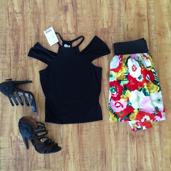 Black Urban Outfitters Top XS
