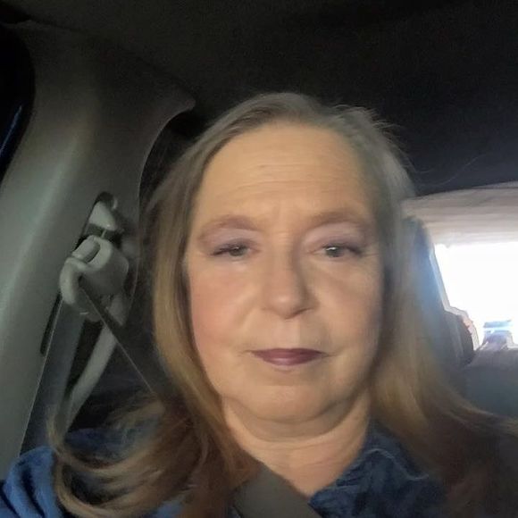 Meet your Posher, Pam