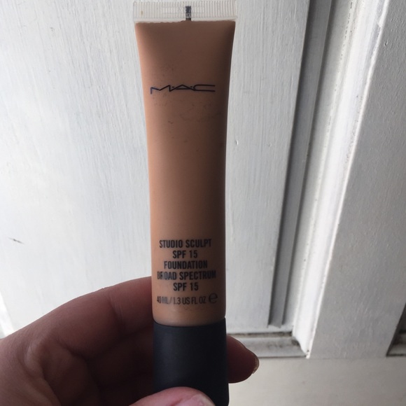 Mac studio sculpt spf15 foundation