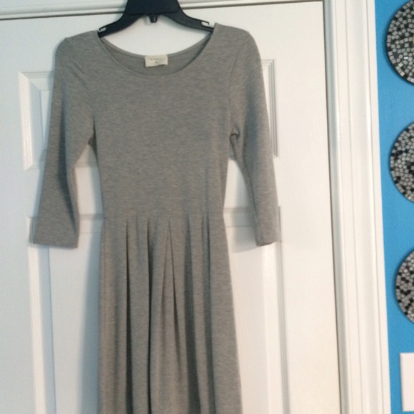 Dress - Picture 3 of 3