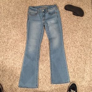 AMERICAN EAGLE JEANS