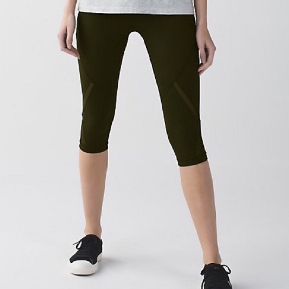Lulu Lemon Cool to Street Crop