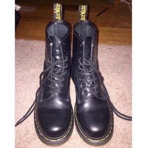 Matte black doc martens (Women's 7)