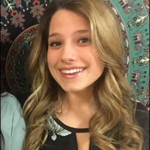 Meet your Posher, Gabriella