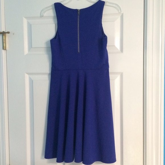 Dress - Picture 2 of 2