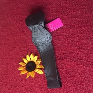 Elise M. Black belt size M/L