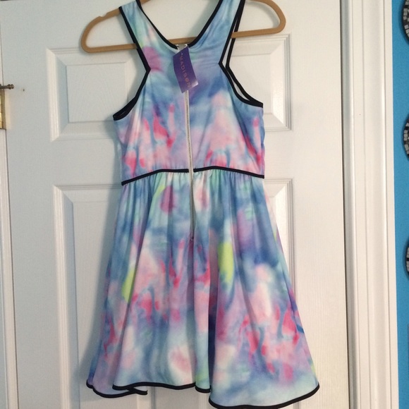 Dress - Picture 2 of 3