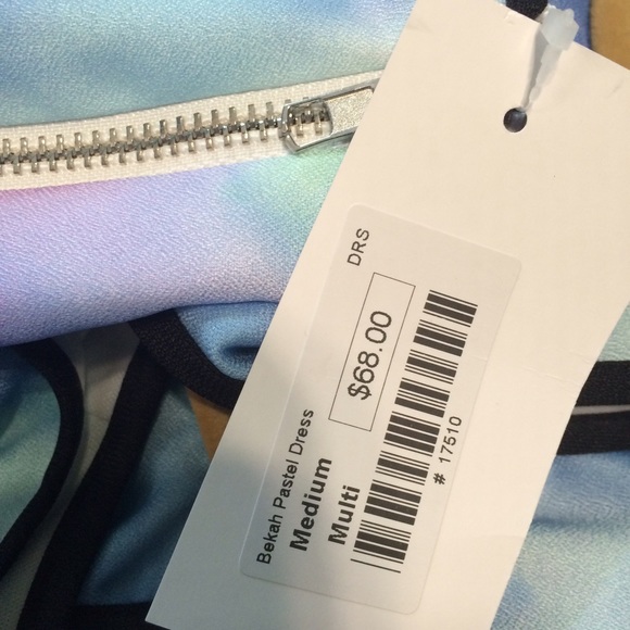 Dress - Picture 3 of 3