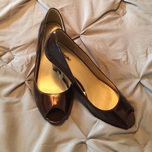 Brown patent leather peeps