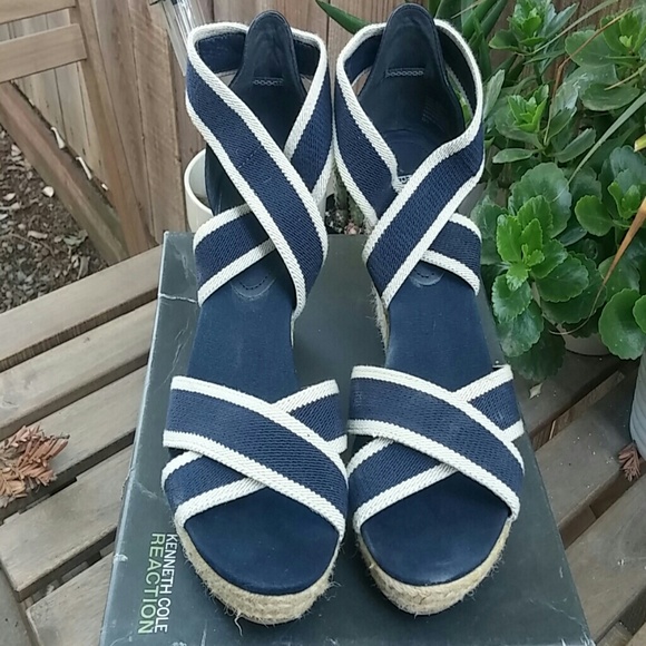 NEW Kenneth Cole Reaction criss cross wedge - Picture 2 of 4
