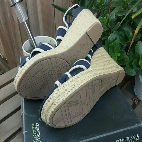 NEW Kenneth Cole Reaction criss cross wedge - Picture 3 of 4