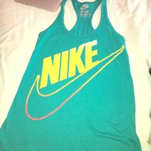Nike working out top!