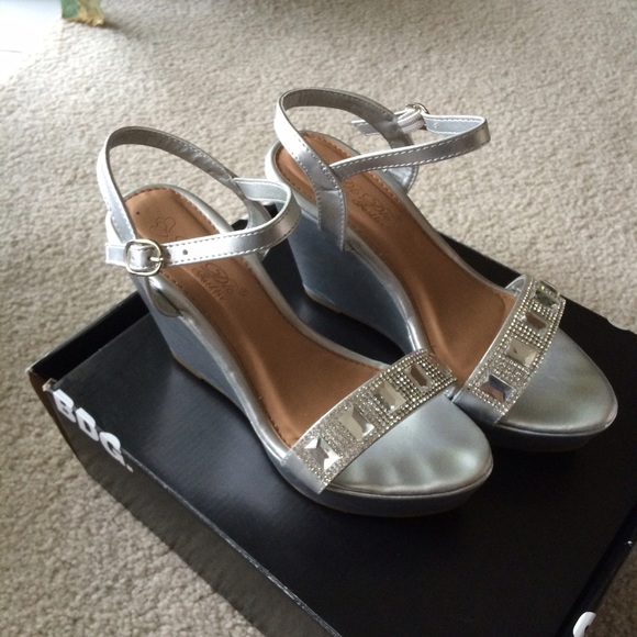 Silver Wedges - Picture 2 of 4