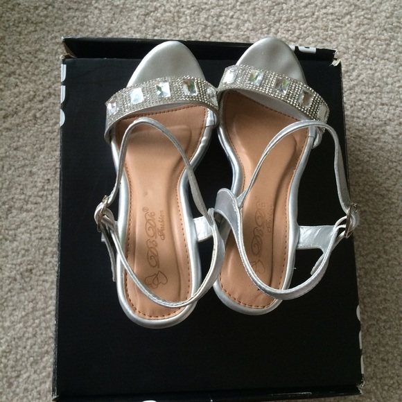 Silver Wedges - Picture 3 of 4