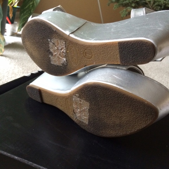 Silver Wedges - Picture 4 of 4