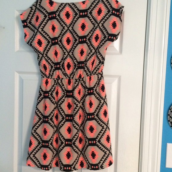 Dress - Picture 3 of 3