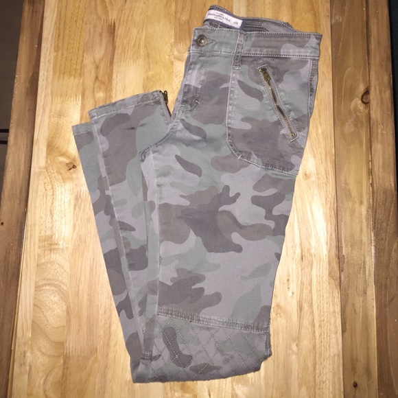 High Waisted Camo Pants!