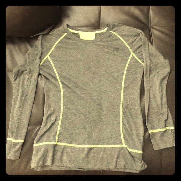 Long sleeve active shirt