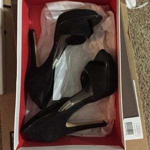 SOLD !  Steve Madden heels