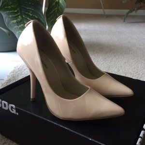 Nude Pointed Toe Pumps
