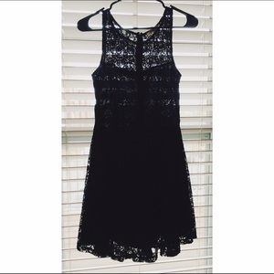 Black BB Dakota Lace Dress sz 6!