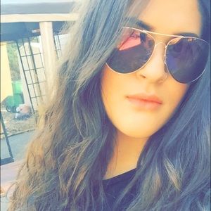 Meet your Posher, Juliana