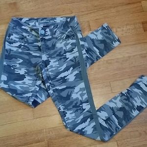 Material girl camo pants size 0