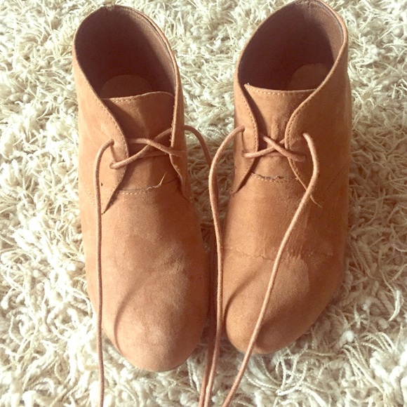 🚫🚫FLASH SALE🚫🚫 BROWN WEDGES