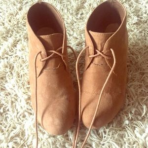 🚫🚫FLASH SALE🚫🚫 BROWN WEDGES