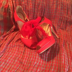 Red high heel pumps... ShoeDazzle