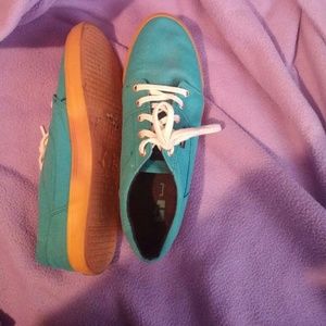 DC blue shoes