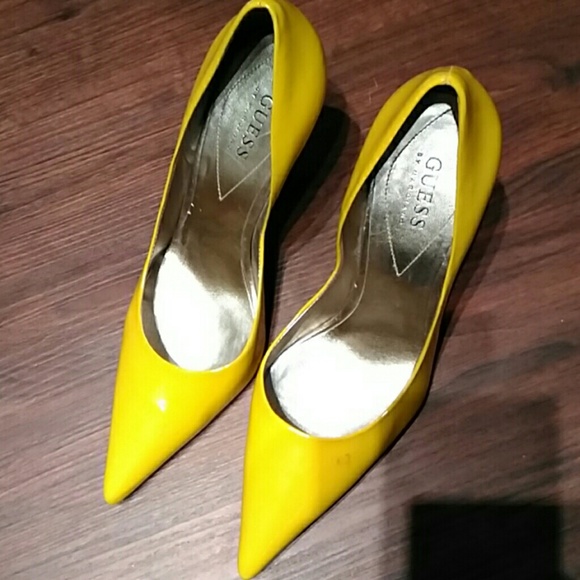 Guess Yellow Patent Leather Pumps