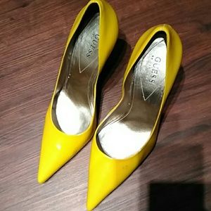 Guess Yellow Patent Leather Pumps